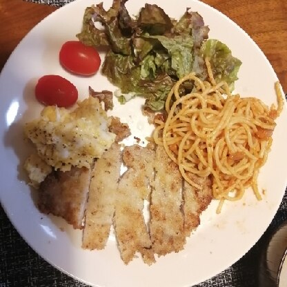 今回はカツレツに挑戦しました。レシピにある叩いて伸ばすを行ったところ、美味しく出来上がりました。有り難うございました